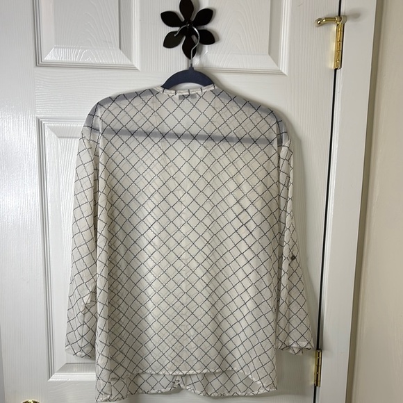 CAbi Cream and Black Geometric Blouse Oversized Size Sm Fits like M/L - Picture 6 of 12